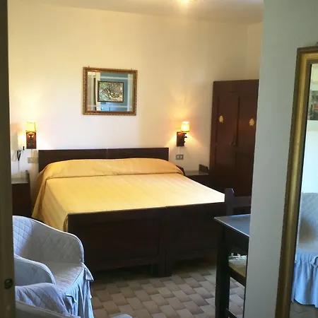 Abbaruja 3* אולביה