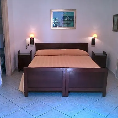 מלון Abbaruja 3*