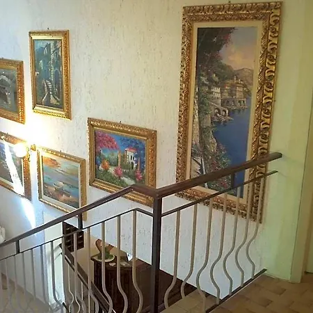 Abbaruja 3*